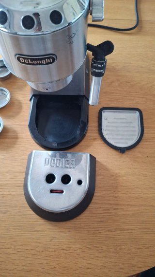 Cafetera DeLonghi Dedica