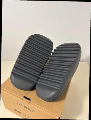 Adidas Yeezy Slide Granite Talla 43