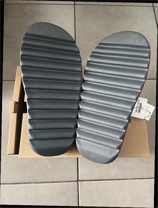 Adidas Yeezy Slide Granite Talla 43