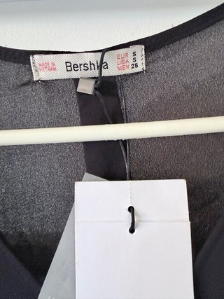 Camisa Bershka gasa negra talla S nueva etiqueta