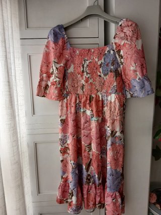 Vestido floral rosa y morado