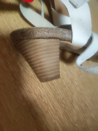 Sandalias blancas de tiras