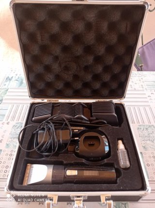 Maletín de peluquería negro y plateado