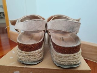 Sandalias chica beige talla 38