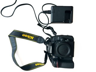 Nikon D7500 Cuerpo - 6.193 disparos + extras