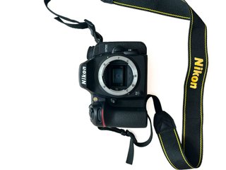 Nikon D7500 Cuerpo - 6.193 disparos + extras