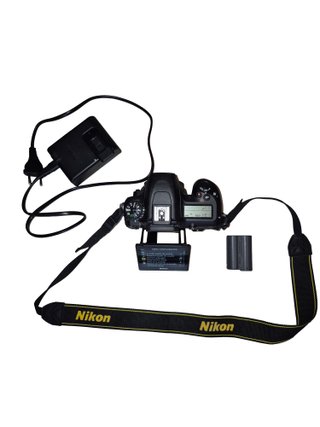 Nikon D7500 Cuerpo - 6.193 disparos + extras