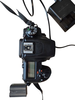 Nikon D7500 Cuerpo - 6.193 disparos + extras