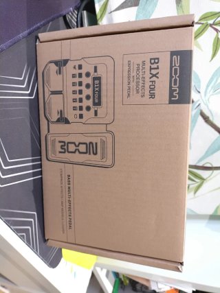 Pedalera Bajo Zoom B1X Four