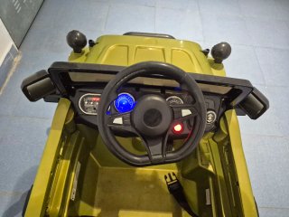 Coche eléctrico 4x4 para niños