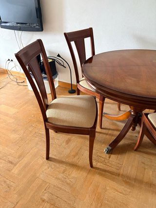 Mesa redonda de madera con 4 sillas, para restaura