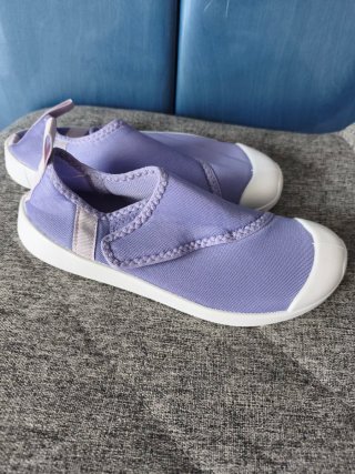 Zapatos de agua para niña