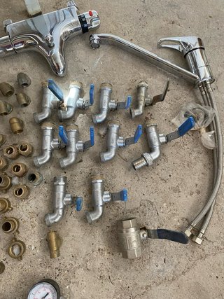 Lote Fontanería: Válvulas, Racores y Grifos