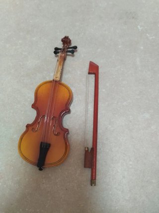 Mini violín con arco