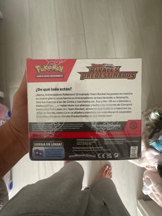 Caja de Cartas Pokémon Rivales Predestinados