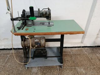 Máquina de coser Adler industrial