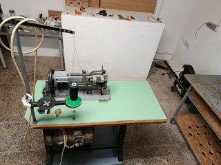 Máquina de coser Adler industrial