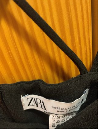 Vestido corto Zara negro tirantes finos