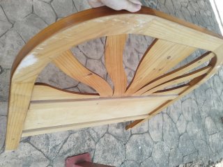 Cabecero de madera de pino estilo abanico