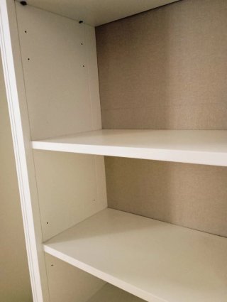 Estantería blanca de madera
