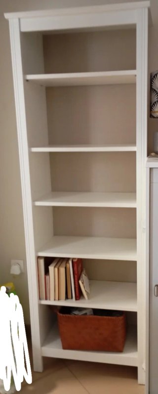 Estantería blanca de madera