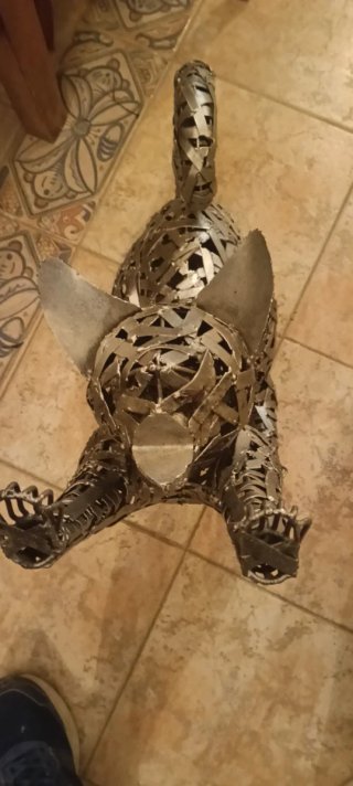 Figura de gato soldada