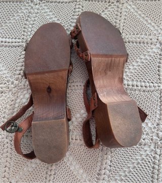Sandalias de madera Massimo Dutti. Talla 38.