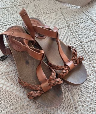 Sandalias de madera Massimo Dutti. Talla 38.