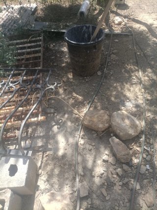 Reja maciza de hierro forjado de 1'68 por 86 altur