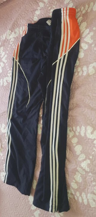 Pantalón chándal Adidas azul y naranja