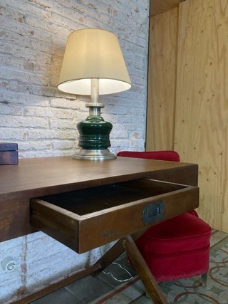 Escritorio vintage de madera