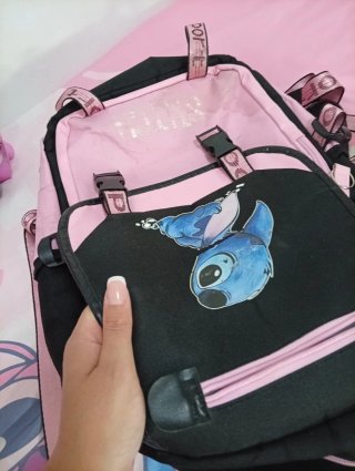 Mochila negra y rosa de Stitch No hago envíos