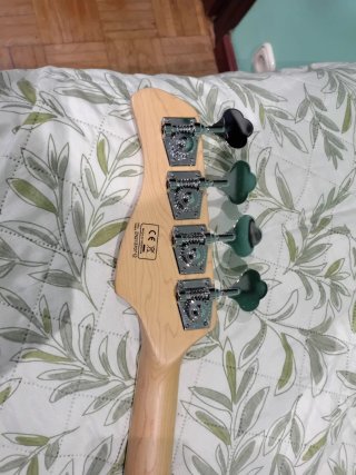 Bajo Marcus Miller V7 2ª Gen
