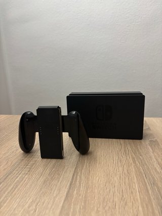 ¡COMO NUEVA! Nintendo Switch + accesorios