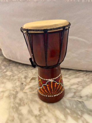 Tambor africano decorado