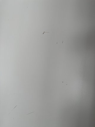 Scrivania bianca con cassetti