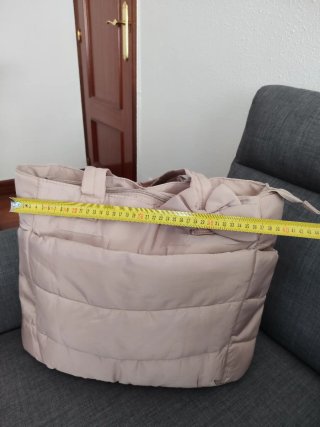 Bolso tote acolchado con lazo