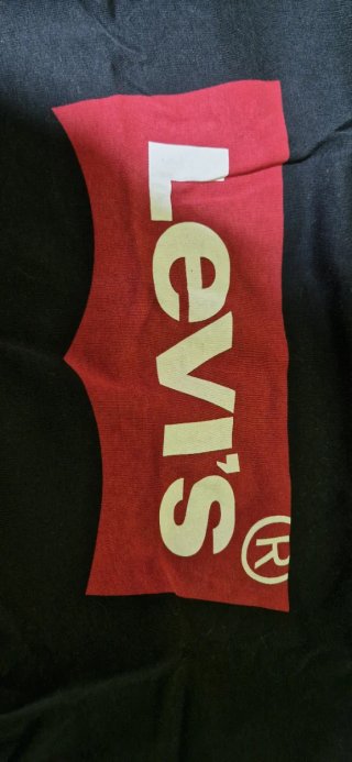 Camiseta Levi's Negra Manga Larga