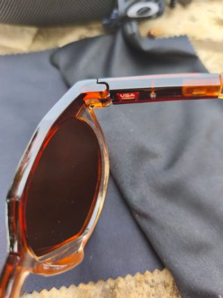 Gafas de sol Oakley marrones