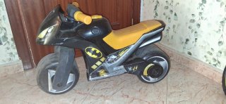 Moto Batman Juguete Negra y Amarilla