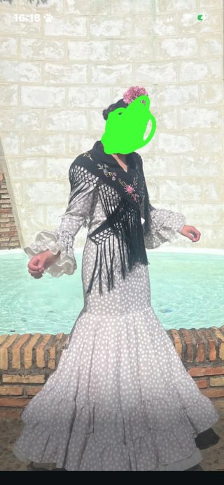 Traje Flamenca y Mantoncillo Gris/Rosa