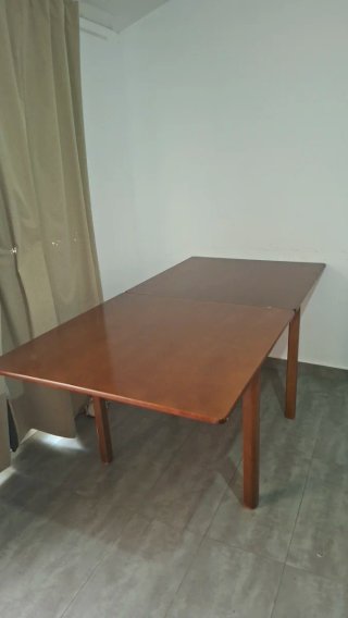 Mesa extensible madera 85x85 cerrada .Abierta 180