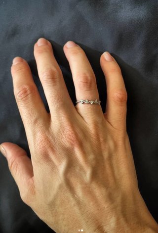 Anillo Plata Diseño Ondulado con Circonitas
