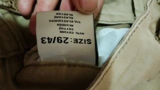 Pantalones vaqueros mujer beige desgastados