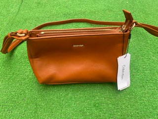 Bolso Calvin Klein marrón NUEVO con etiquetas