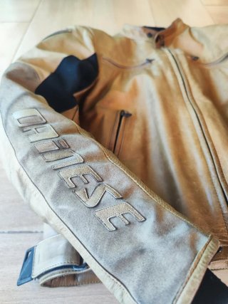 CHAQUETA Dainese T-50 y PANTALON Axon T-48