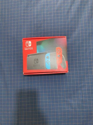 Nintendo Switch + Funda + Mario Kart 8 Delux