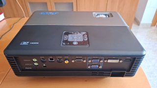 Proyector DLP Acer P5270 + Pantalla Elecom-2 eléc.