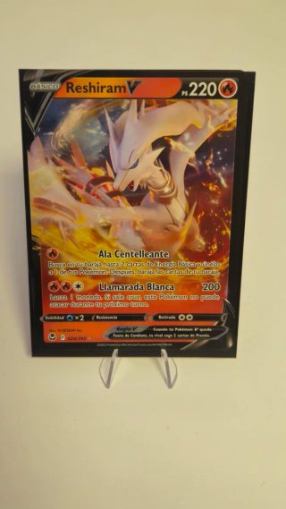 Carta Pokémon Reshiram V 024/195