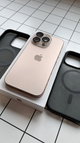 iPhone 16 PRO - 256GB Titanio